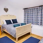 Casas Nelita